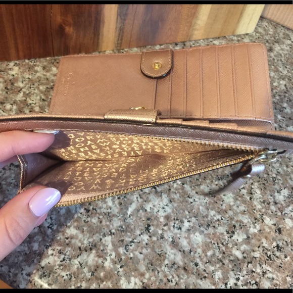 Kate Spade Laurel Way Stacy Metallic Gold Wallet - Picture 5 of 8